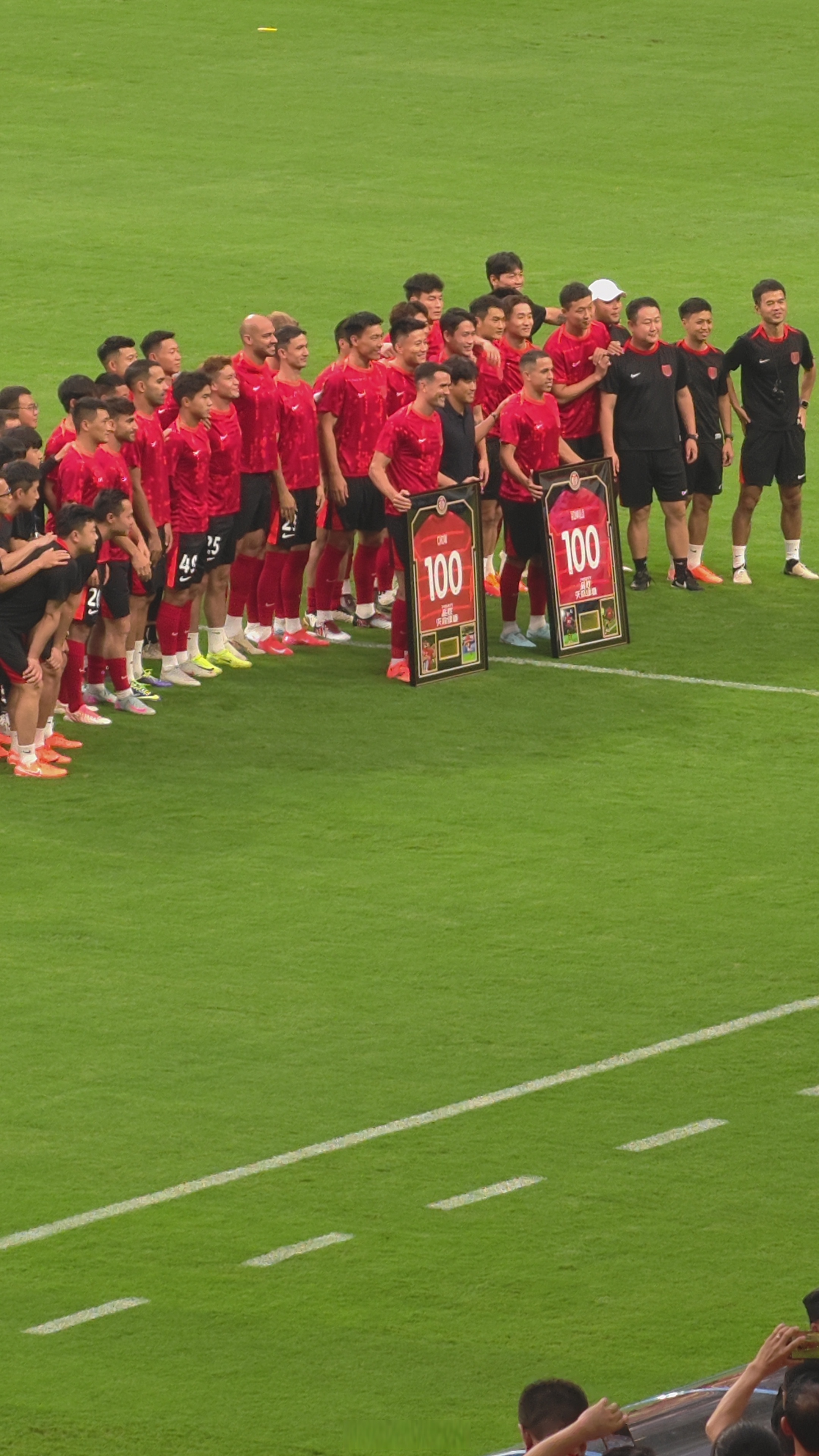 ayx-马德里竞技围绕葡超外线爆发塔图姆在雄鹿比赛中夺冠，现场解说直呼：国际比赛日广州队调整名单以备国王杯